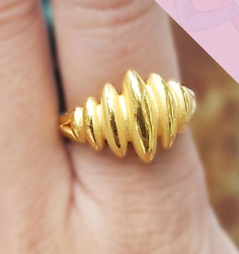 gold ring snell shape