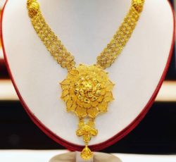 Gold Floral Necklace in Nepala